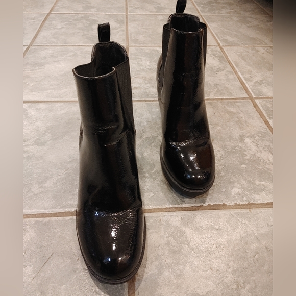 Shiny Black mark. booties, size 10 - Picture 2 of 8